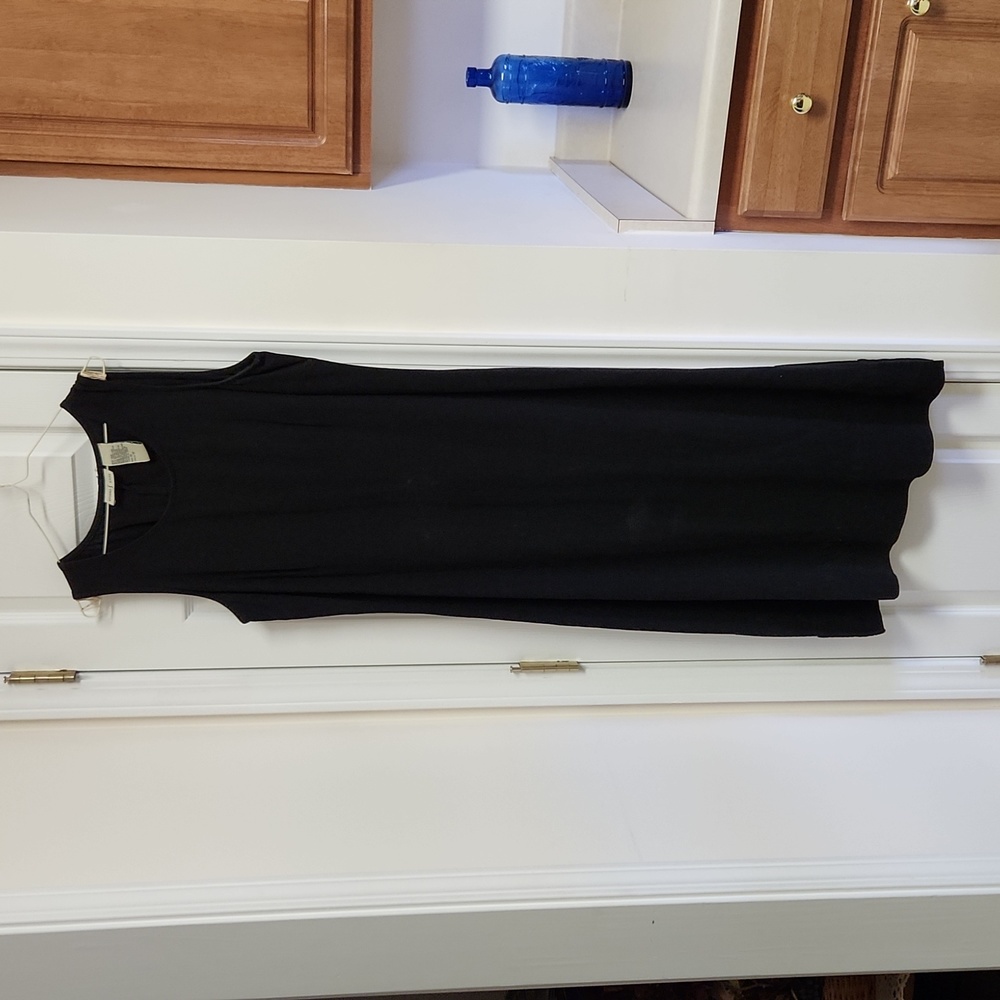 Studio Ease Simple Black Dress